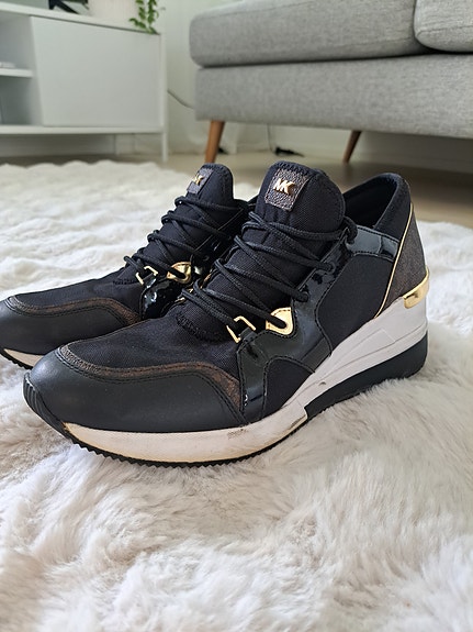 Michael Kors tennarit