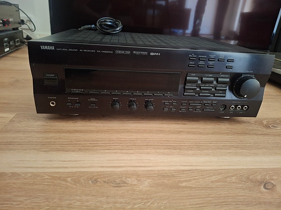 Yamaha AV-vahvistin