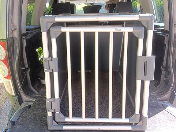 Koiran häkki autoon