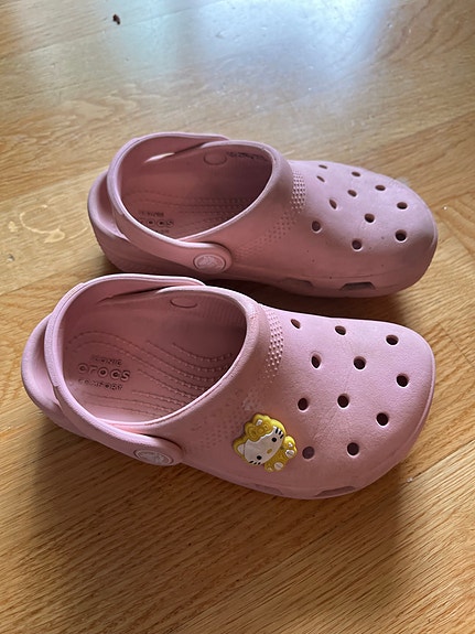Crocs sandaalit hello kitty koristeella koko C11