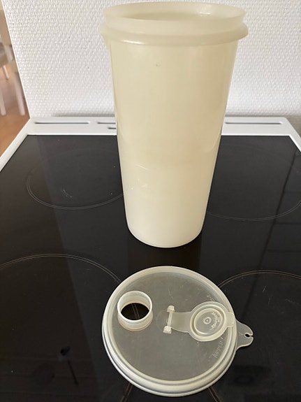 Tupperware astia