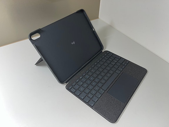 Logitech Combo Touch näppäimistökoteloon iPad Air 4 & 5 / keyboard case FI