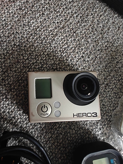 GoPro Hero3 kamera tarvikkeineen
