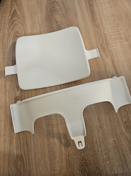 Stokke syöttötuolin Baby Set -etuosa ja selkänoja, valkoinen