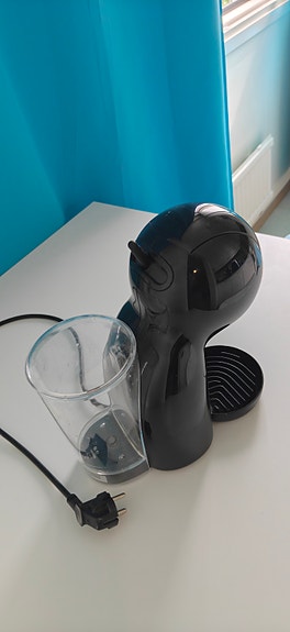 Dolce Gusto kapselikeitin musta