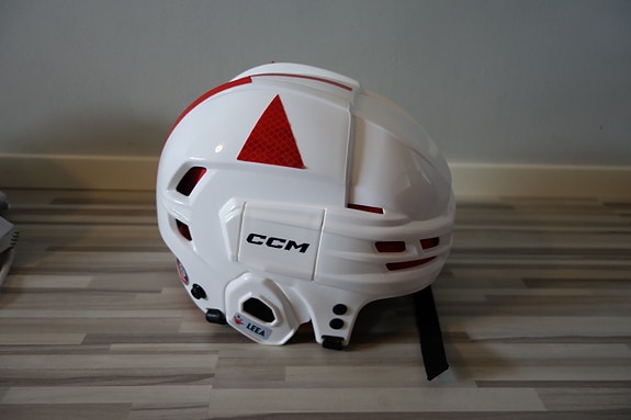 CCM Tacks jääkiekkokypärä valkoinen/punainen