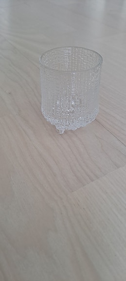 Iittala Ultima Thule snapsilasi