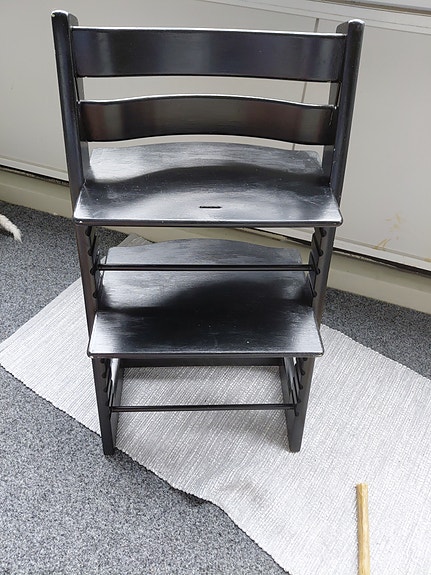 Stokke Tripp Trapp lasten tuoli musta