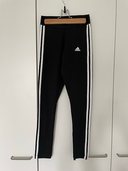 Adidas treenitrikoot XS musta