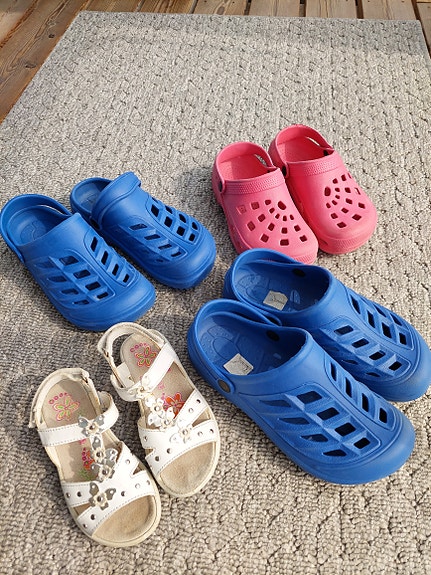 Lasten crocs sandaalit ja tyttöjen valk sandaalit