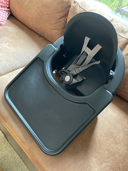 Stokke Steps Baby Set syöttötuolin istuinosa ja tarjotin musta