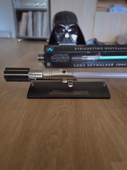 Luke Skywalker Black Series -valomiekka