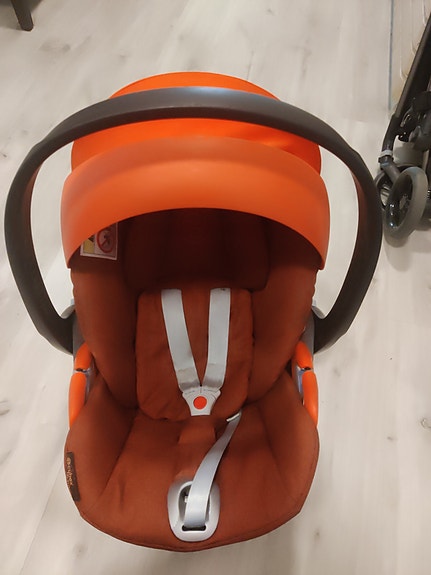 Cybex CLOUD Z I-SIZE turvakaukalo, isofix-telakka ja adapterit