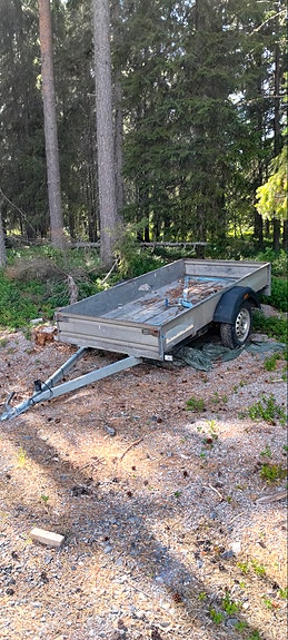 peräkärry yksakselinen harmaa