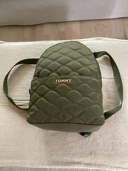 Tommy Hilfiger tikattu kangasreppu vihreä naiset