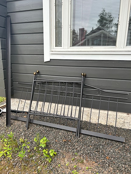Metallinen sängyn runko