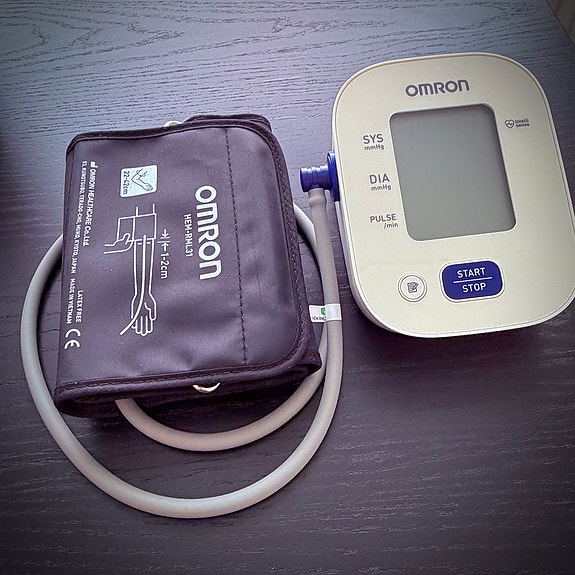 Omron M2+ verenpainemittari