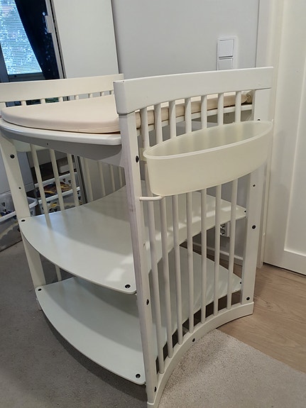 Stokke hoitopöytä valkoinen