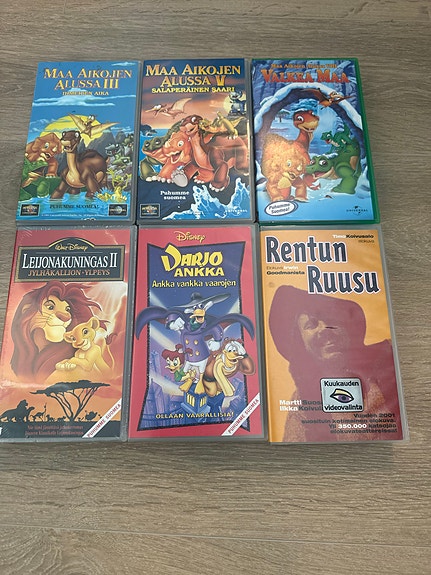 VHS: Maa aikojen alussa, Leijonakuningas 2, varjo ankka ja rentun ruusu