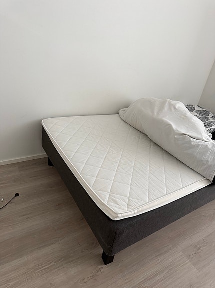 140cm leveä sänky
