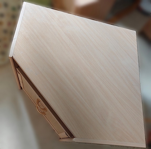 kulma lipasto / TV taso