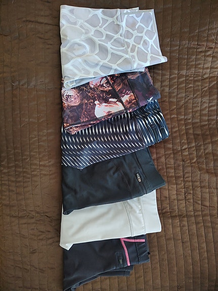 Urheilu legginssejä, S