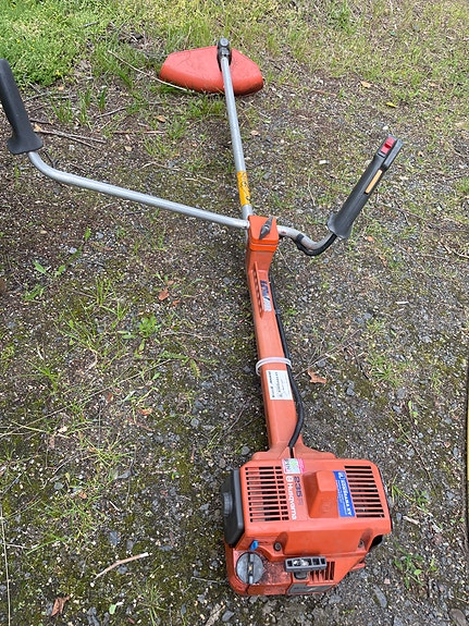 Husqvarna 235R raivaussaha