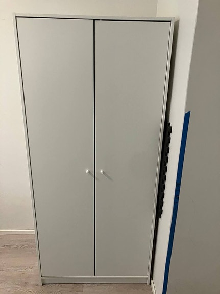 IKEA KLEPPSTAD vaatekaappi (2 ovea) – Valkoinen – Erittäin hyväkuntoinen