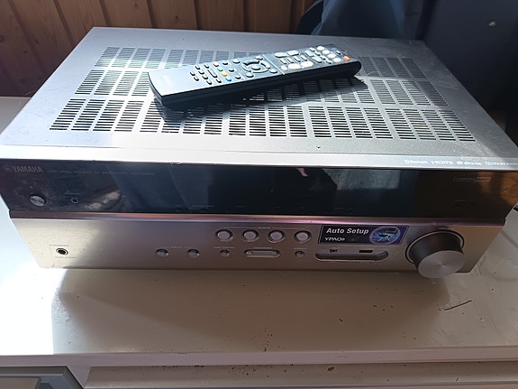 Yamaha RX-V385 5.1 vahvistin