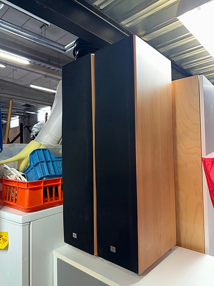 Myydään JBL kaiuttimet 2kpl!