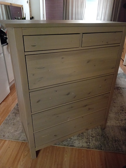 Korkea Ikean Hemnes lipasto