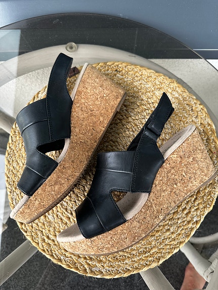 Clarks sandaalit