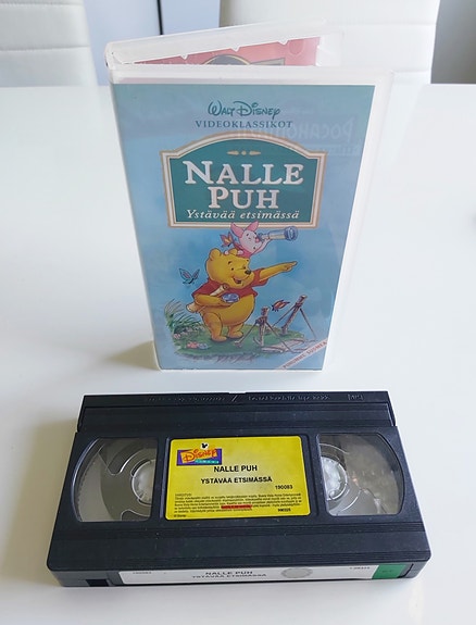 Nalle Puh ystävää etsimässä VHS (Walt Disney Videoklassikko)