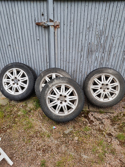 Michelin nastarenkaat 16" aluvanteilla (205/55R16) – Volvo S60(2007)
