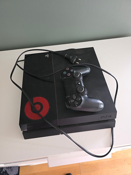 Sony PlayStation 4 pelikonsoli