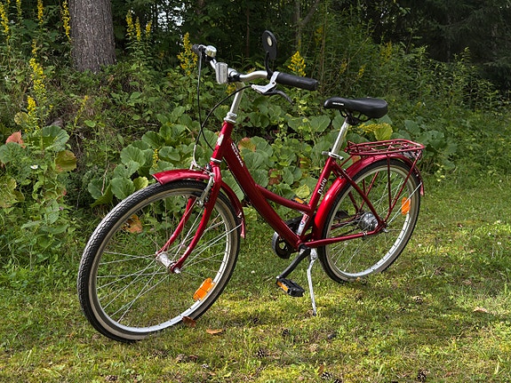 Myydään Helkama Daisy lasten polkupyörä 24"