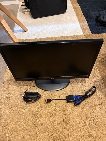 LG 20" näyttö tietokoneeseen
