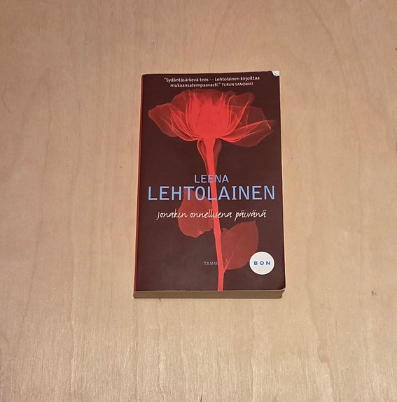 Jonakin onnellisena päivänä, Leena Lehtolainen