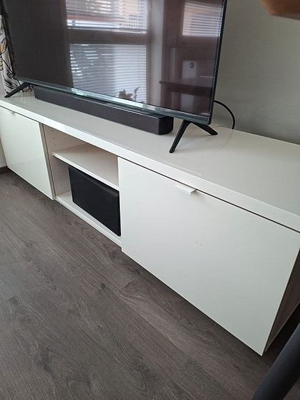 Ikea tv taso valkoinen siisti