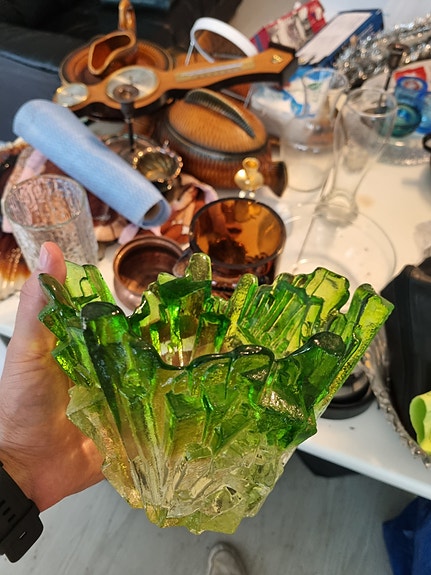 Pertti Santalahden suunnittelema Vihreä taidelasi