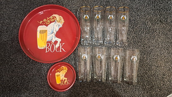 Bock lasit ja tarjottimet