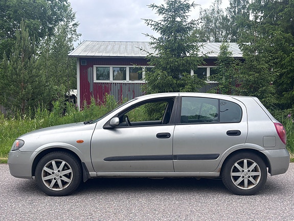 Nissan almera 1.8 -04 varaosina