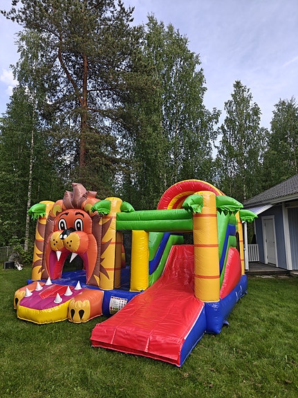 Vuokrataan pomppulinna