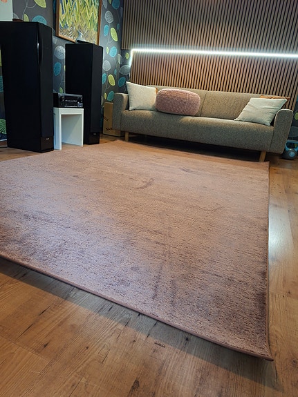 Upea käyttämätön vm-carpetin Suomalainen basalttimatto. Koko 200×300