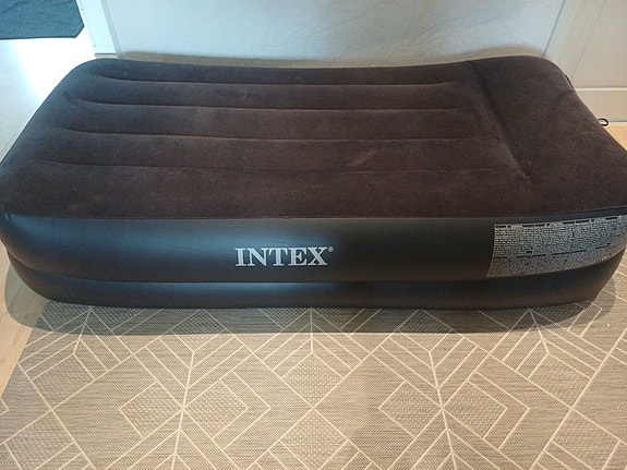 ilmapatja Intex