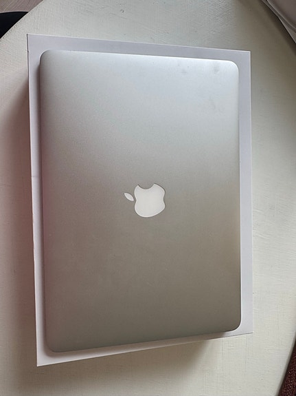 Apple MacBook kannettava tietokone 13" hopea