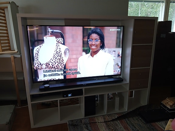 Ikean Kallax-tv taso