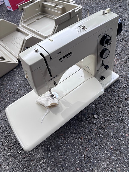 Bernina 801 Matic Electronic -ompelukone, Sveitsiläinen laatukone + tarvikkeet