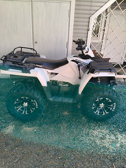 Polaris Sportsman 570 mönkijä valkoinen