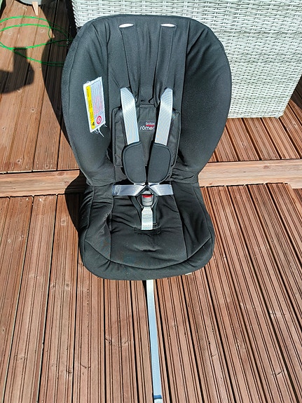 Britax römer two-way cosmos black turvaistuin